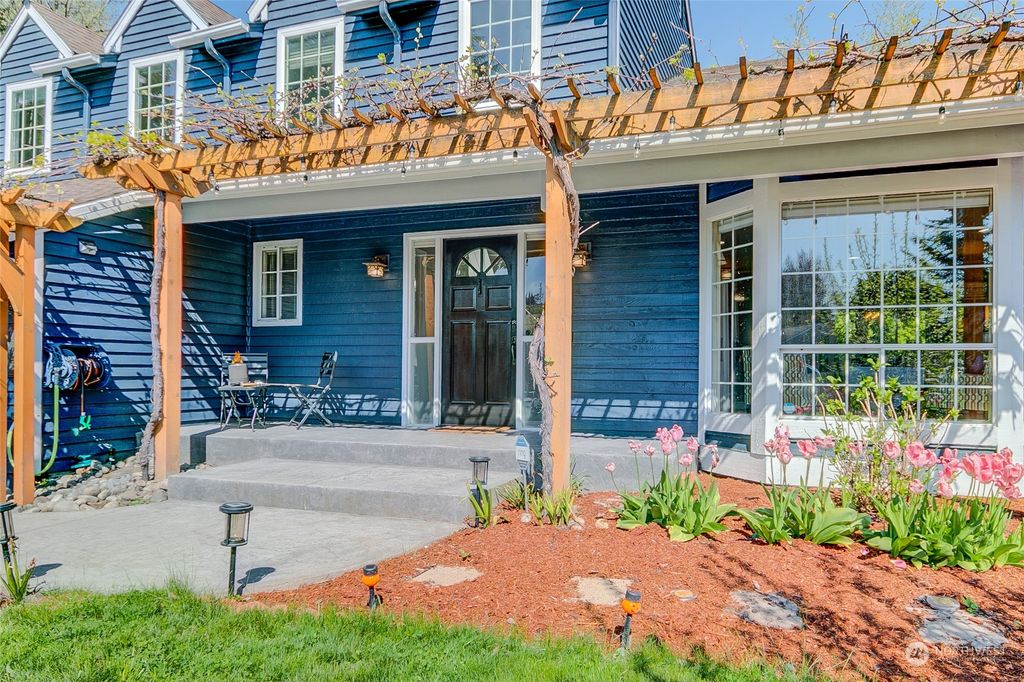 Photo of 4523 191st Avenue SE, Issaquah, WA 98027 (MLS # 2064955)