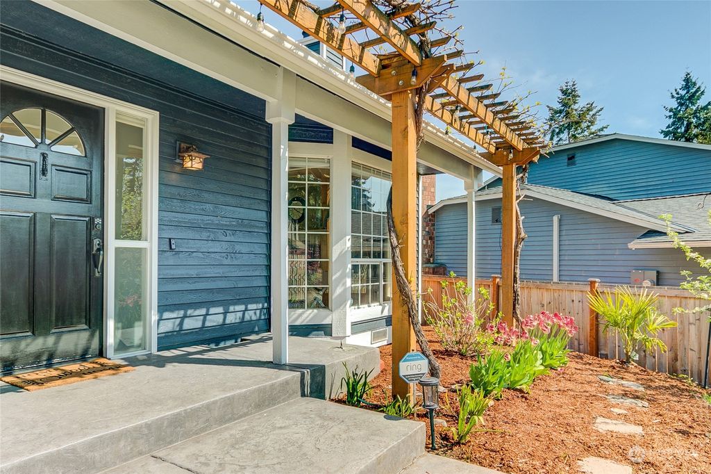 Photo of 4523 191st Avenue SE, Issaquah, WA 98027 (MLS # 2064955)