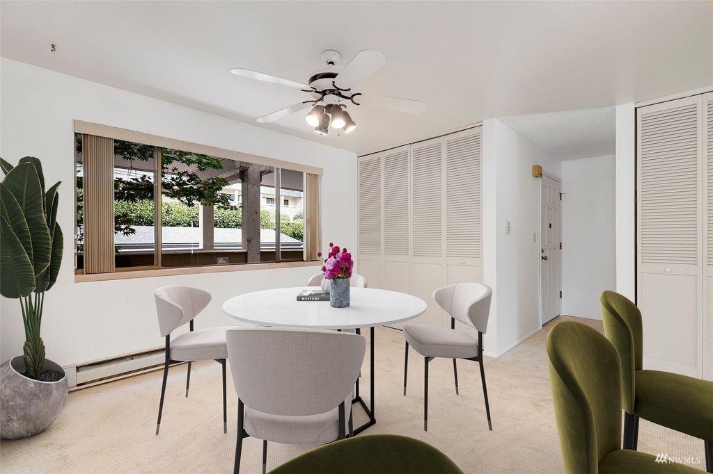 Photo of 2920 76th Avenue SE #308, Mercer Island, WA 98040 (MLS # 1989717)