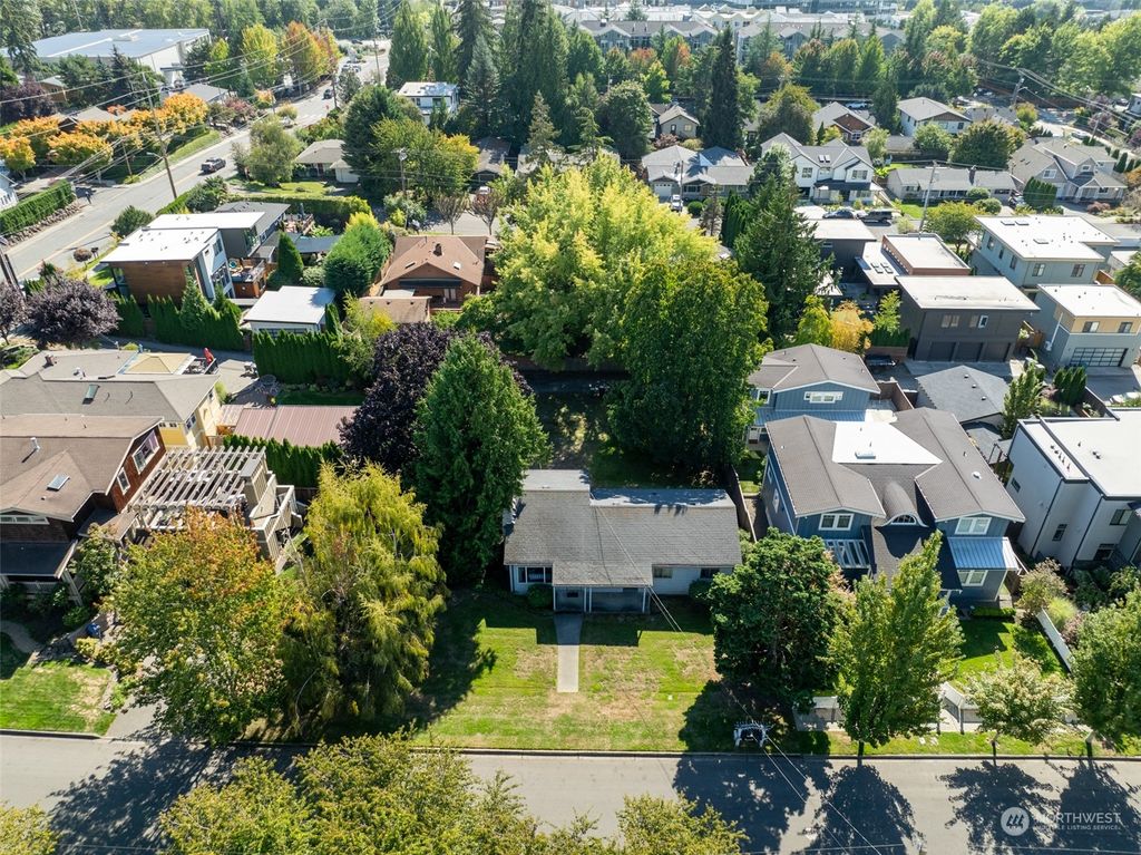 Photo of 533 9th Avenue, Kirkland, WA 98033 (MLS # 2293059)