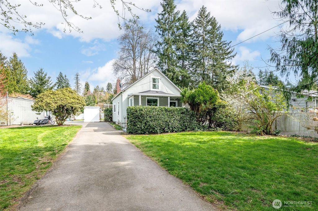 Photo of 1219 21st Street SE, Puyallup, WA 98372 (MLS # 2501064)