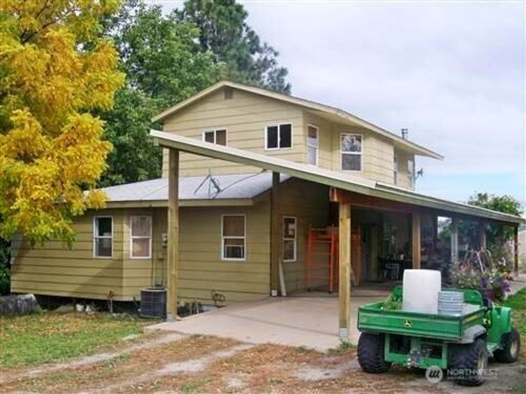 Photo of 618 Jack Wells Road, Bridgeport, WA 98813 (MLS # 2512441)