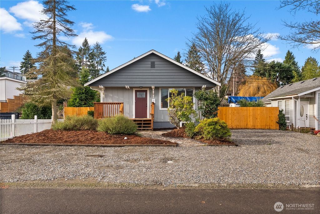 Photo of 5008 N Visscher Street, Tacoma, WA 98407 (MLS # 2466746)