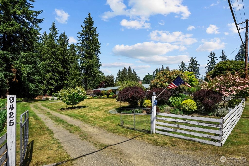 Photo of 9425 32nd Street SE, Lake Stevens, WA 98258 (MLS # 2130018)