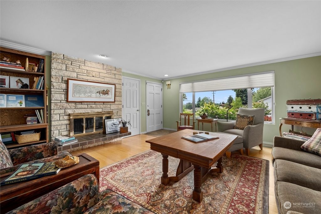 Photo of 9425 32nd Street SE, Lake Stevens, WA 98258 (MLS # 2130018)