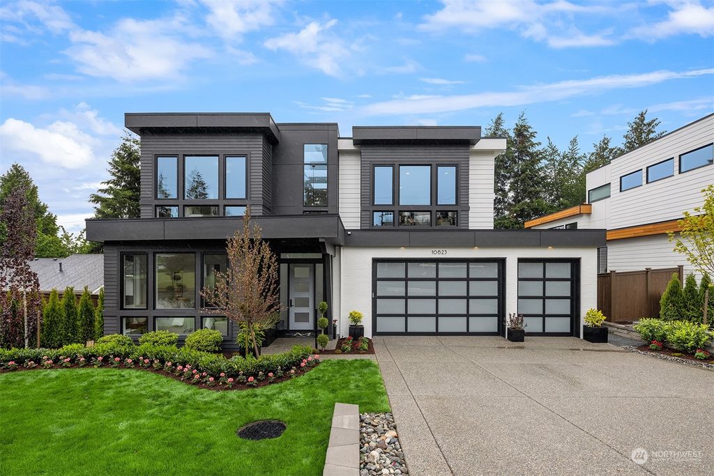 Photo of 10623 126th Avenue NE, Kirkland, WA 98033 (MLS # 2247996)