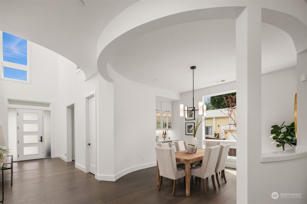 Photo of 10623 126th Avenue NE, Kirkland, WA 98033 (MLS # 2247996)