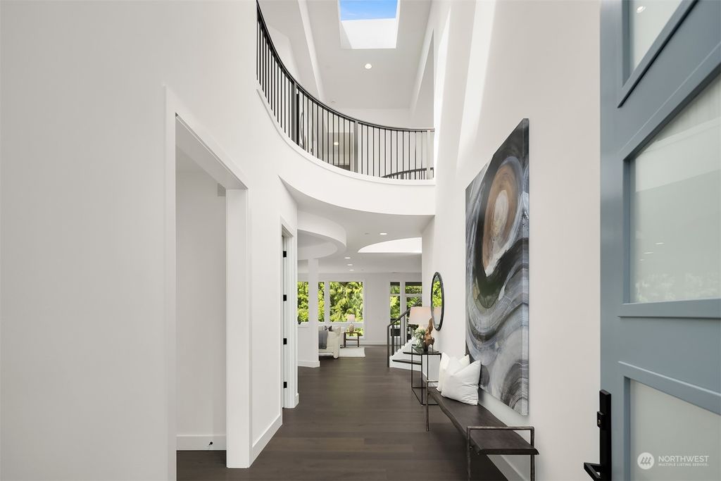 Photo of 10623 126th Avenue NE, Kirkland, WA 98033 (MLS # 2247996)