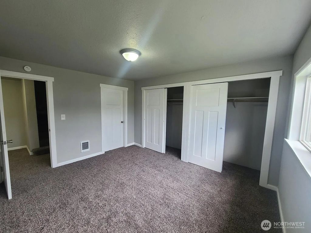 listing image 9365453075193682455