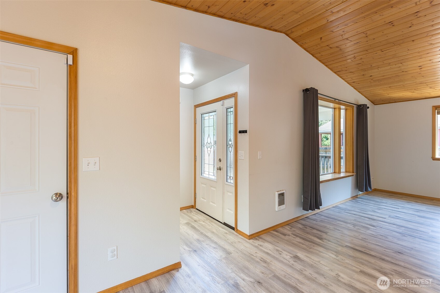 1514 W 15th Street