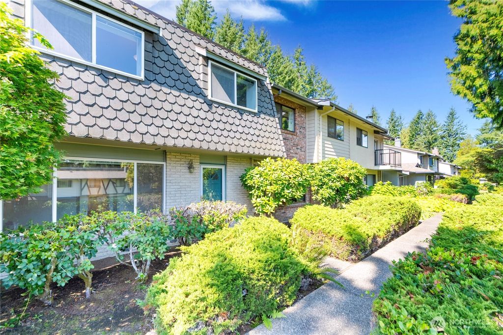 Photo of 17050 Northup Way Way #5, Bellevue, WA 98008 (MLS # 2426909)