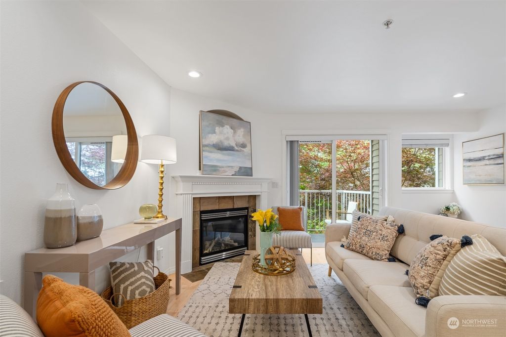 Photo of 338 5th Avenue S, Kirkland, WA 98033 (MLS # 2277933)