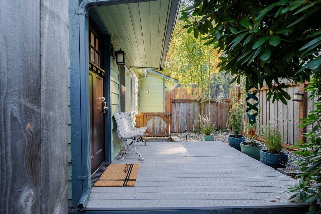Photo of 24233 Firdale Avenue, Edmonds, WA 98020 (MLS # 2597724)