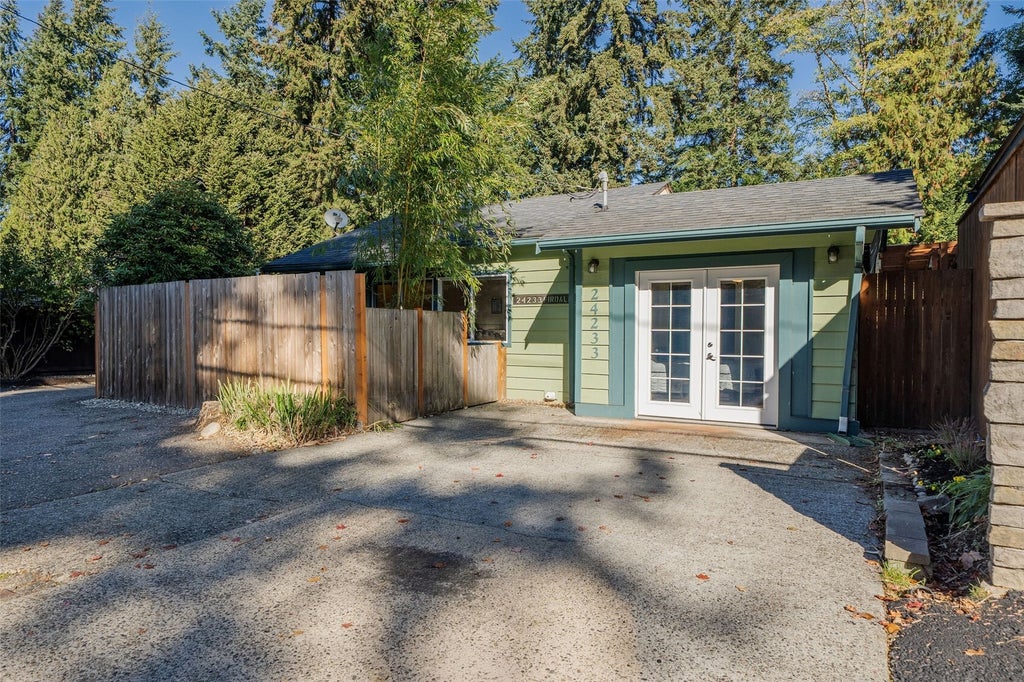Photo of 24233 Firdale Avenue, Edmonds, WA 98020 (MLS # 2597724)