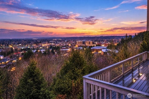 Photo of 1924 5th Street SE, Puyallup, WA 98372 (MLS # 2497498)