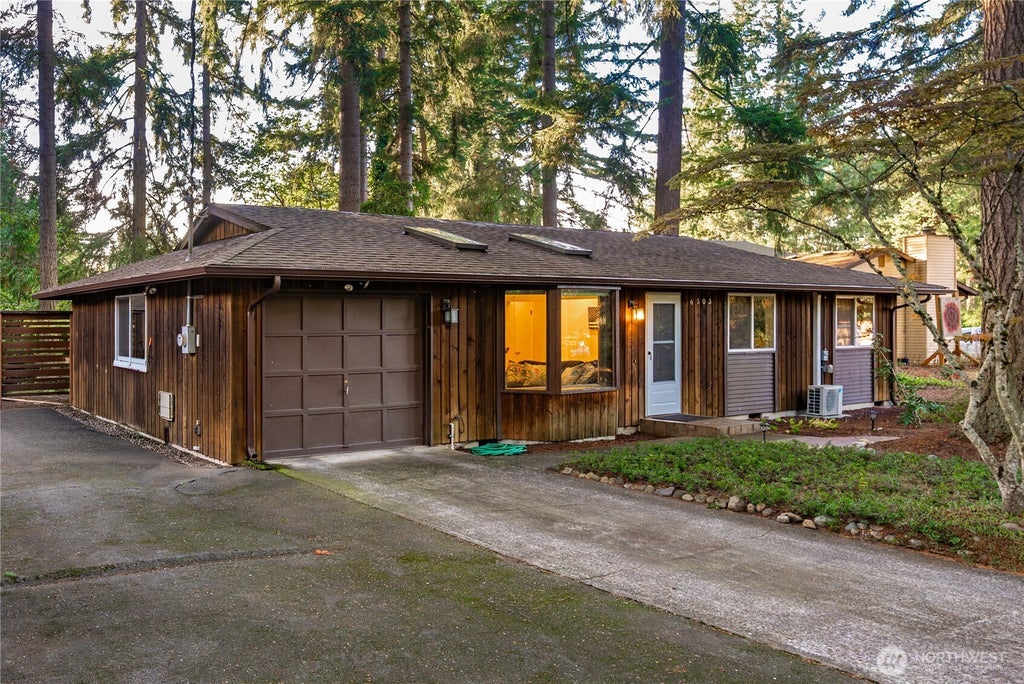 Photo of 6503 188th Avenue E, Bonney Lake, WA 98391 (MLS # 2585031)
