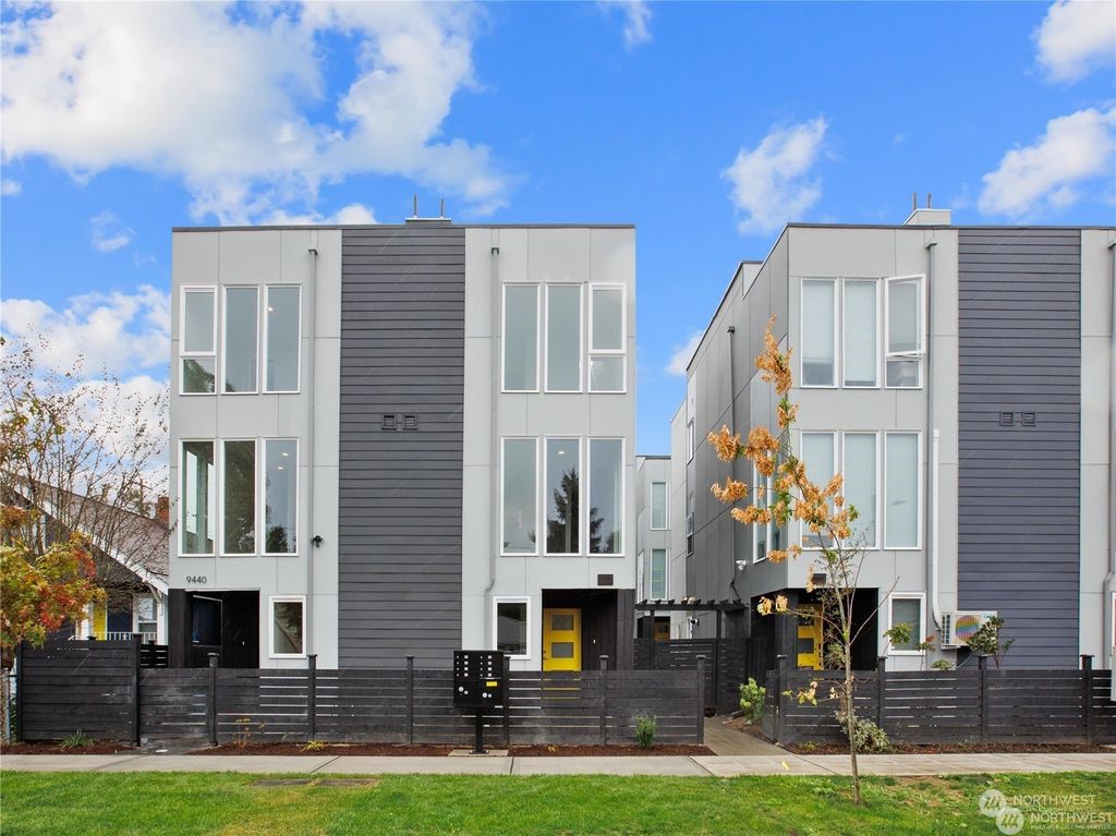 Photo of 9446 20th Avenue SW, Seattle, WA 98106 (MLS # 2318749)