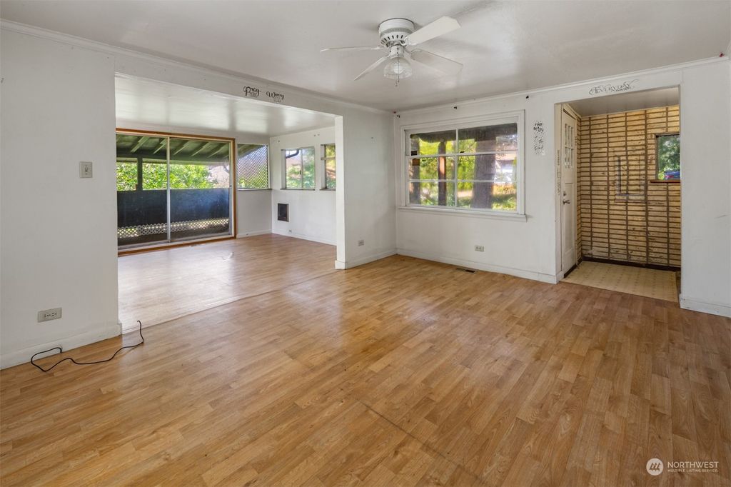Photo of 4425 S 148th Street, Tukwila, WA 98168 (MLS # 2235390)