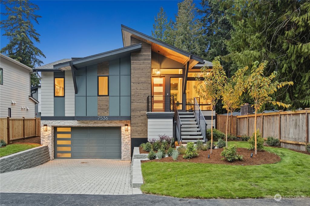 Photo of 7536 126th Avenue NE, Kirkland, WA 98033 (MLS # 2289072)