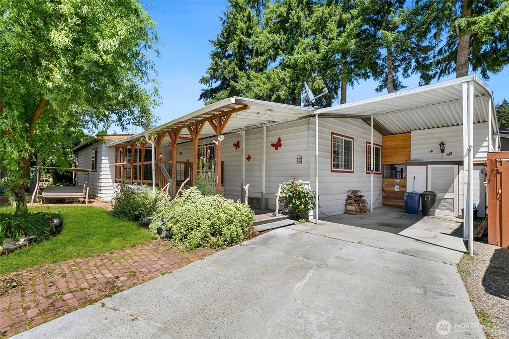 Photo of 2500 S 370th Street #11, Federal Way, WA 98003 (MLS # 2580204)