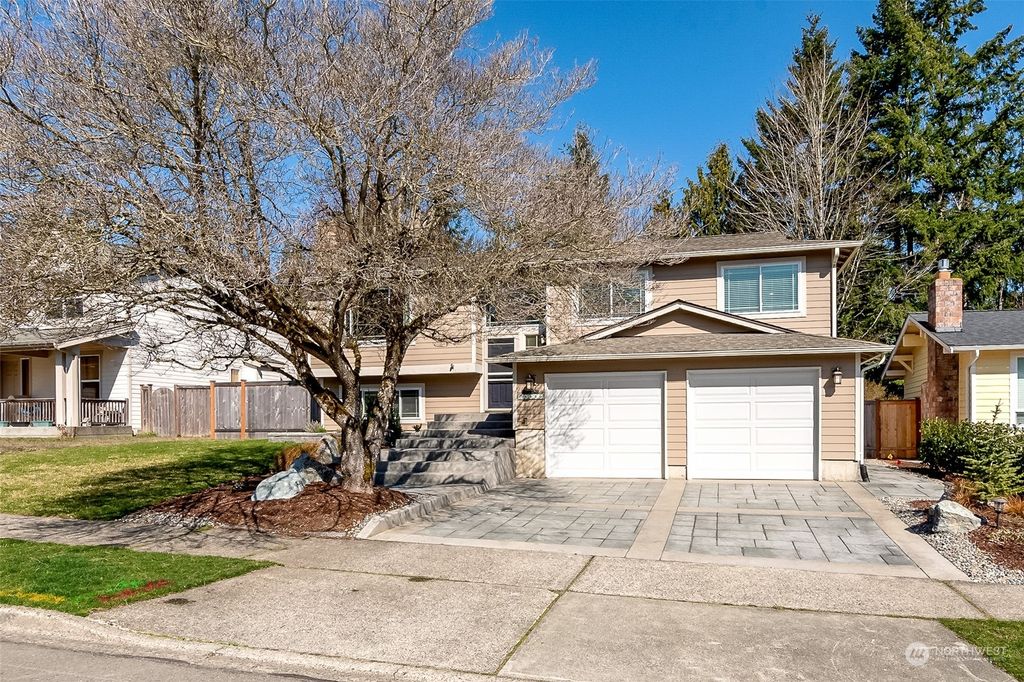 Photo of 4320 NE 24th Street, Renton, WA 98059 (MLS # 2045250)