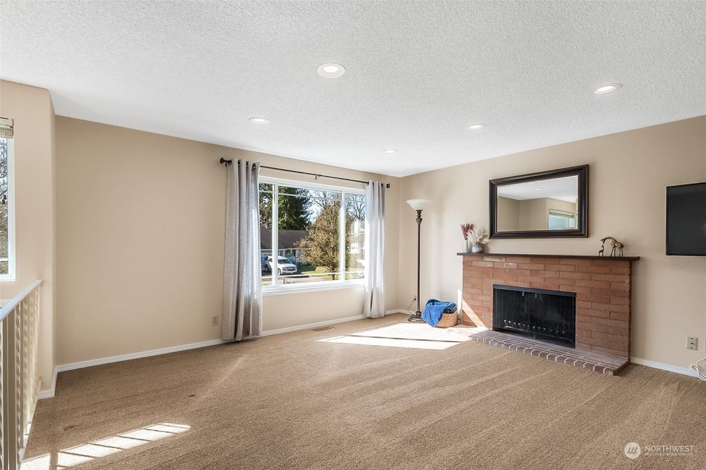 Photo of 4320 NE 24th Street, Renton, WA 98059 (MLS # 2045250)
