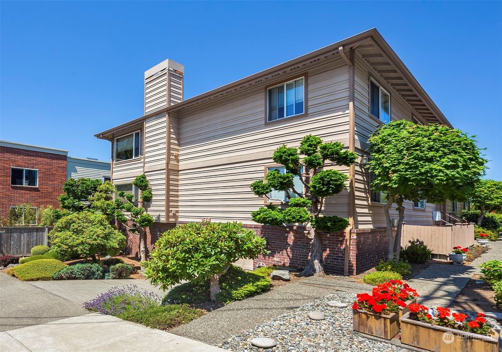 Photo of 515 Walnut Street #1, Edmonds, WA 98020 (MLS # 2205319)