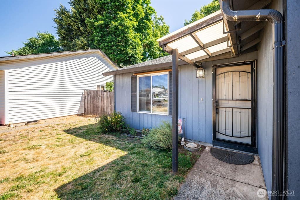 Photo of 903 SW 22nd ave AVE, Battle Ground, WA 98684 (MLS # 2563160)