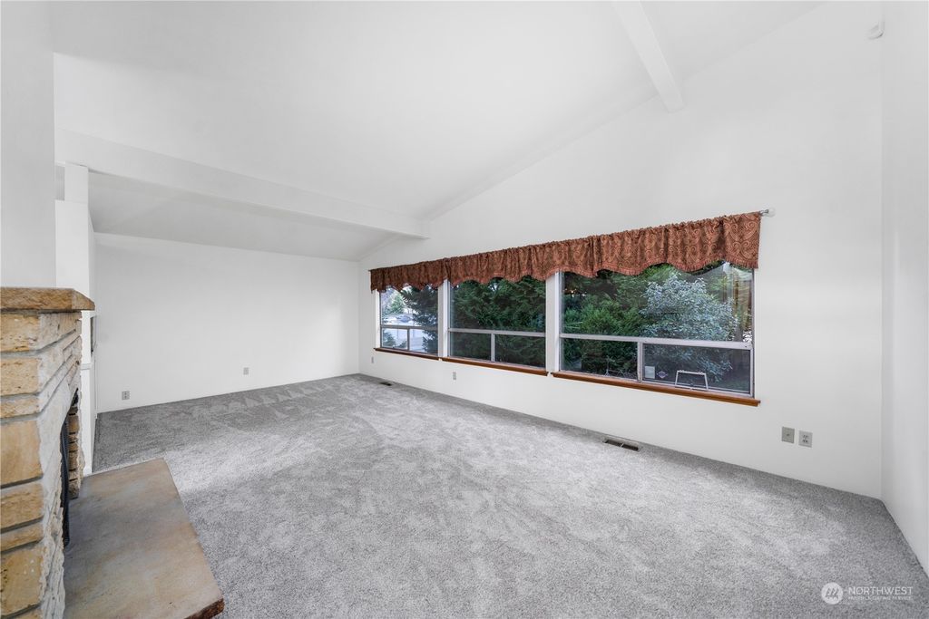 Photo of 104 NE 158th Street, Shoreline, WA 98155 (MLS # 2034184)