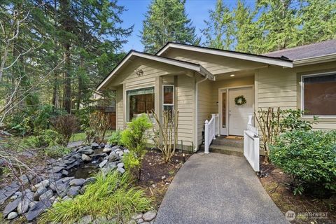Photo of 879 881 Kamus Way, Fox Island, WA 98333 (MLS # 2495526)
