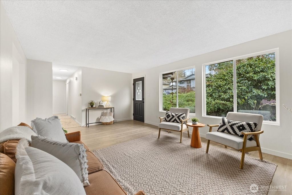 Photo of 34515 25th Avenue SW, Federal Way, WA 98023 (MLS # 2463266)