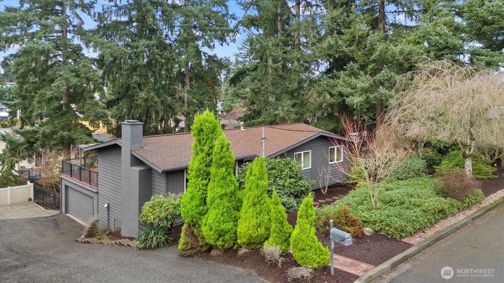Photo of 34515 25th Avenue SW, Federal Way, WA 98023 (MLS # 2463266)