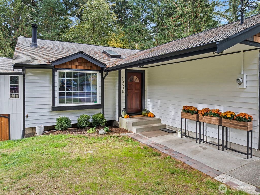 Photo of 10506 Minterwood Drive NW, Gig Harbor, WA 98329 (MLS # 2447899)