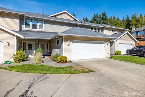 Photo of 3321 Park Lane #B, Mount Vernon, WA 98274 (MLS # 2424324)