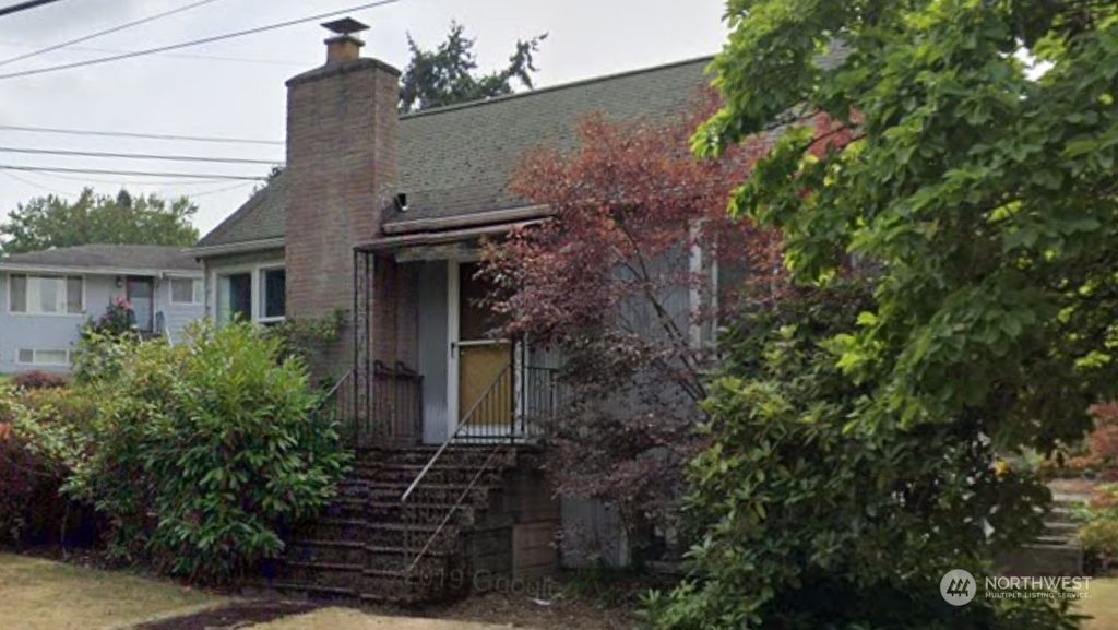 Photo of 10033 14th Avenue S, Seattle, WA 98168 (MLS # 2212684)