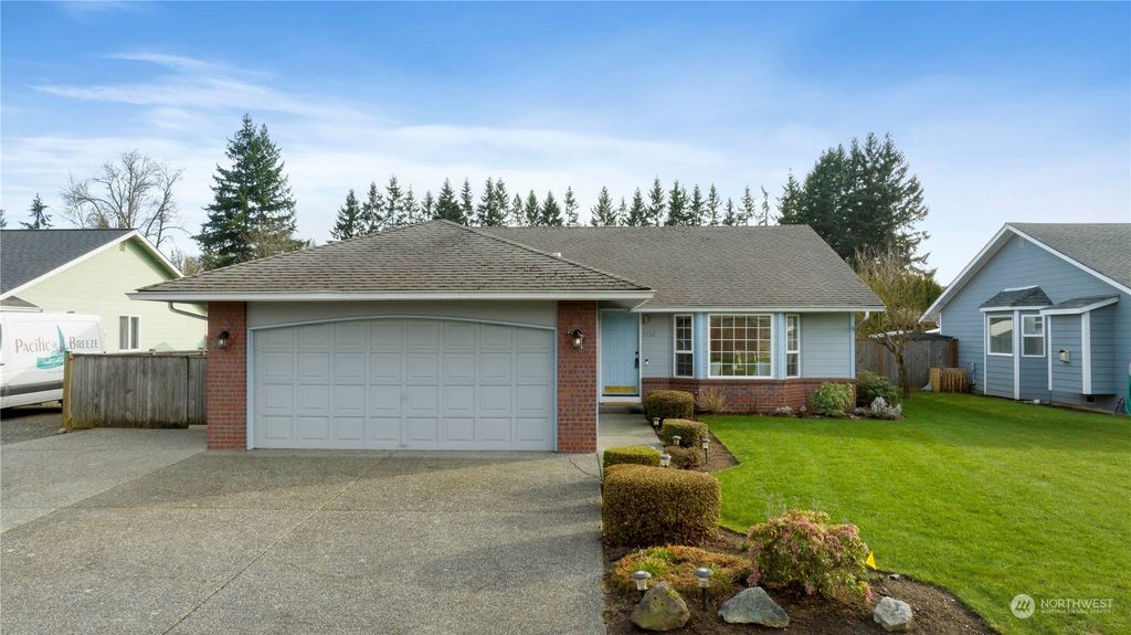 Photo of 5532 90th Place NE, Marysville, WA 98270 (MLS # 2205307)