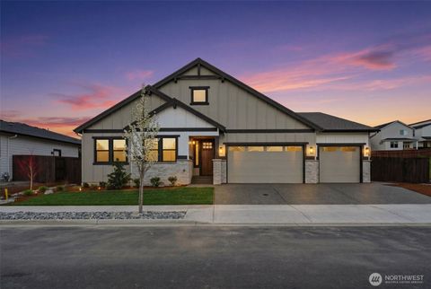 Photo of 806 NW 173rd Circle #Lot 4, Ridgefield, WA 98642 (MLS # 2485189)