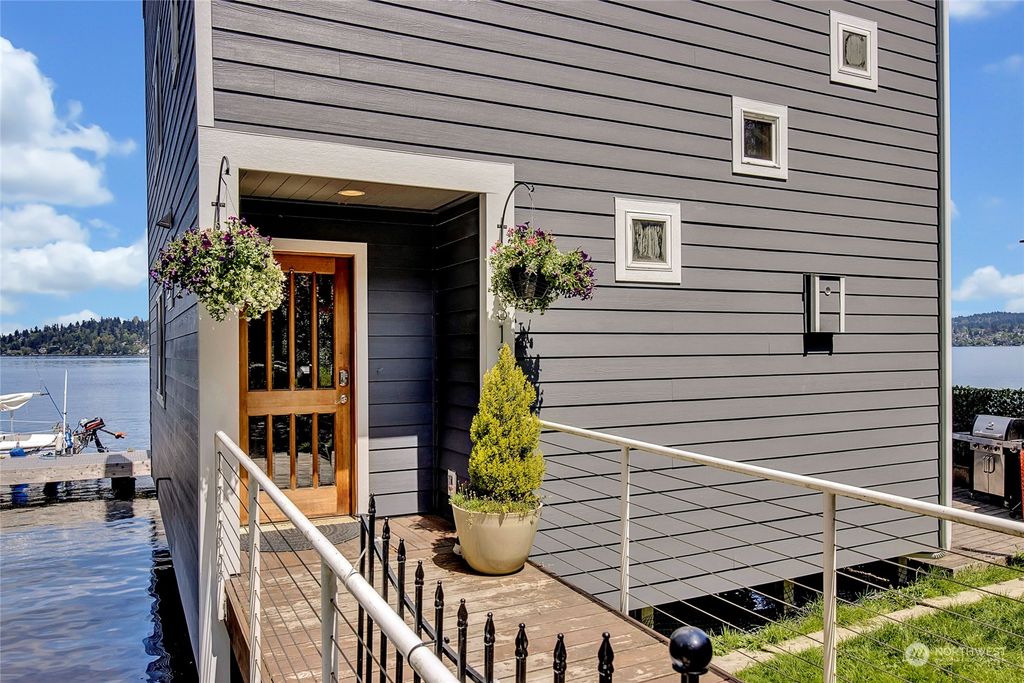 Photo of 10312 Rainier Avenue S #312, Seattle, WA 98178 (MLS # 2066181)