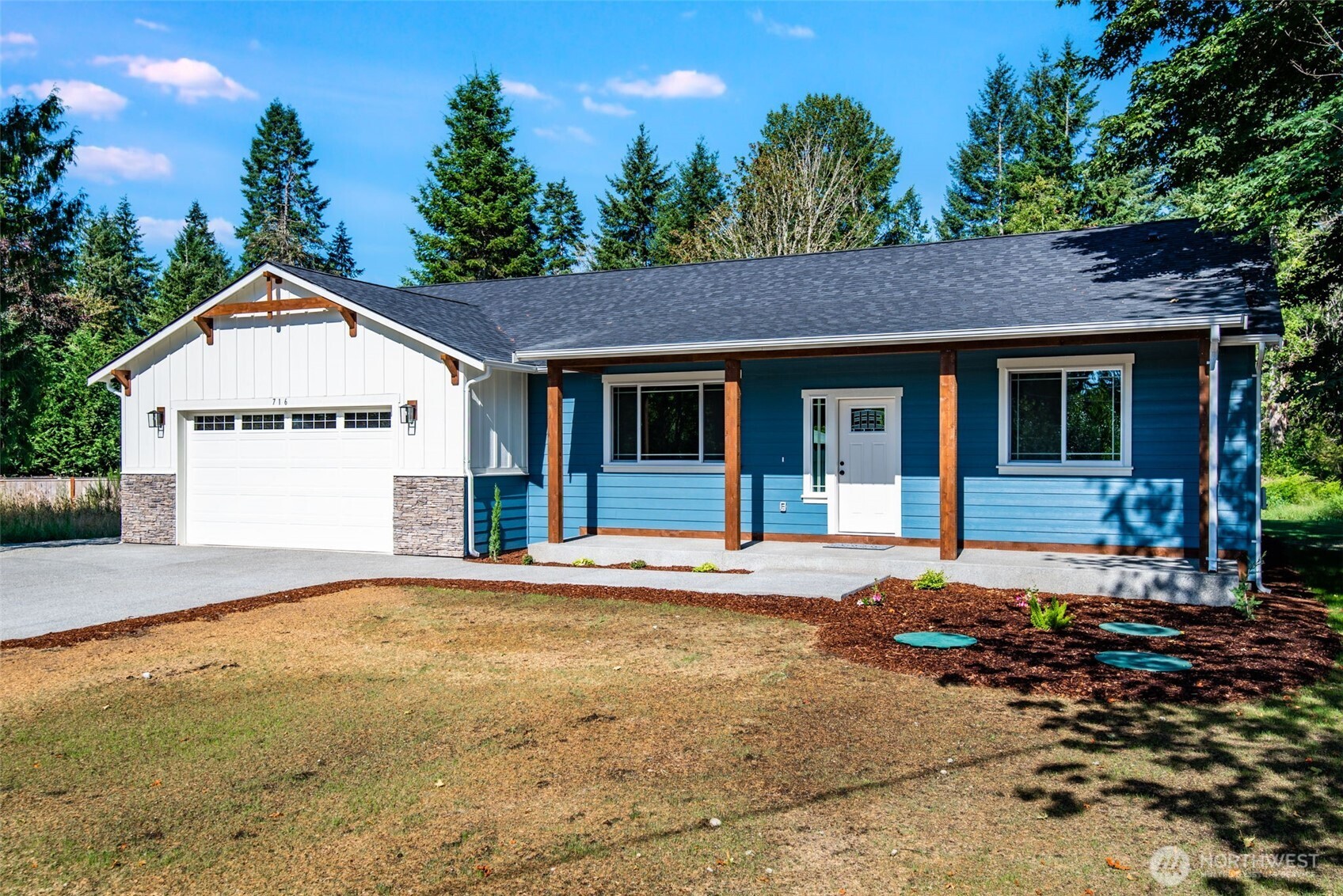 716 Tipsoo Loop S