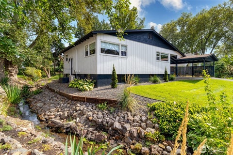 Photo of 924 Bonnie Brae Street, Walla Walla, WA 99362 (MLS # 2574369)