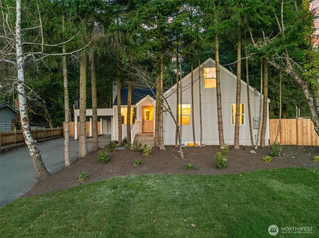 Photo of 12250 Densmore Avenue N, Seattle, WA 98133 (MLS # 2489026)