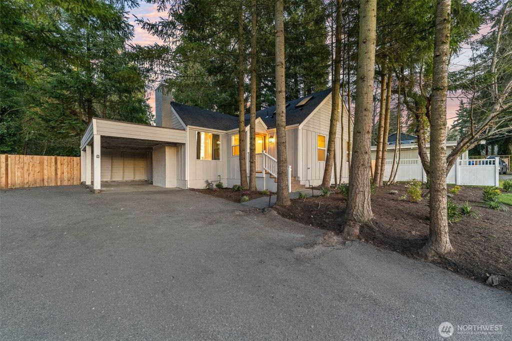 Photo of 12250 Densmore Avenue N, Seattle, WA 98133 (MLS # 2489026)