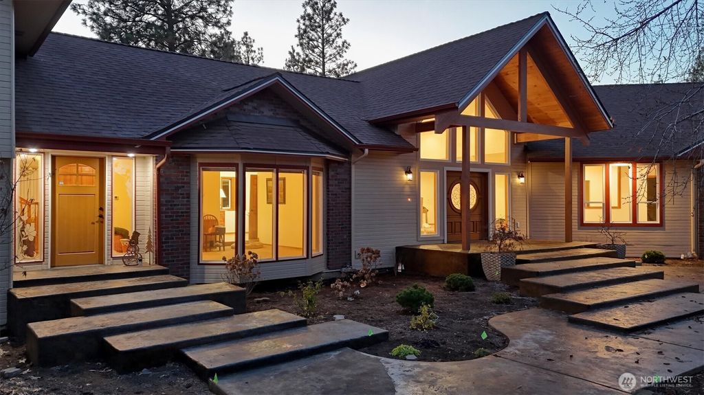 Photo of 12912 E Gibbs Road, Mica, WA 99023 (MLS # 2492643)