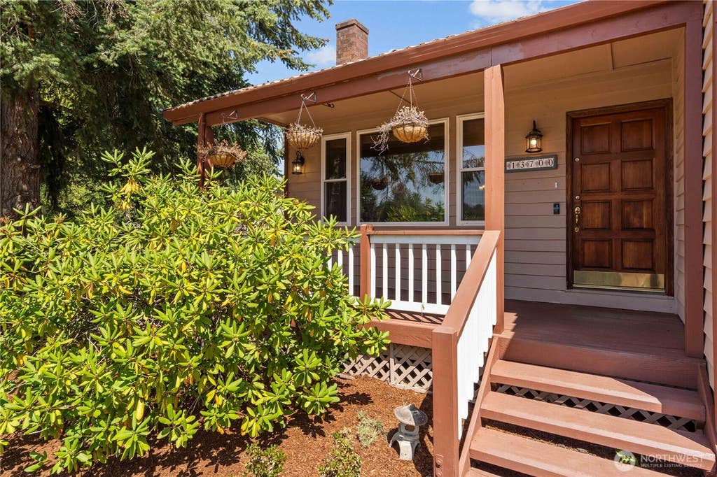 Photo of 13700 SE 201st Street, Kent, WA 98042 (MLS # 2554095)
