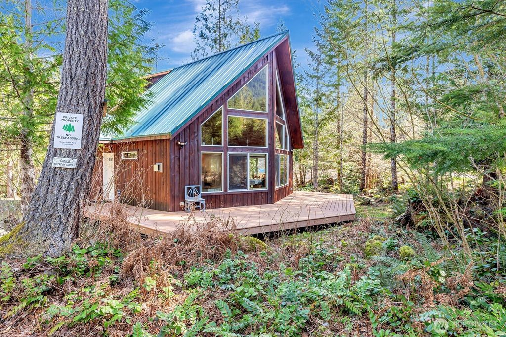 Photo of 69550 NE 130th Street, Skykomish, WA 98288 (MLS # 2360196)