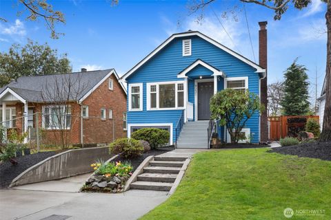 Photo of 9231 39th Avenue S, Seattle, WA 98118 (MLS # 2496188)