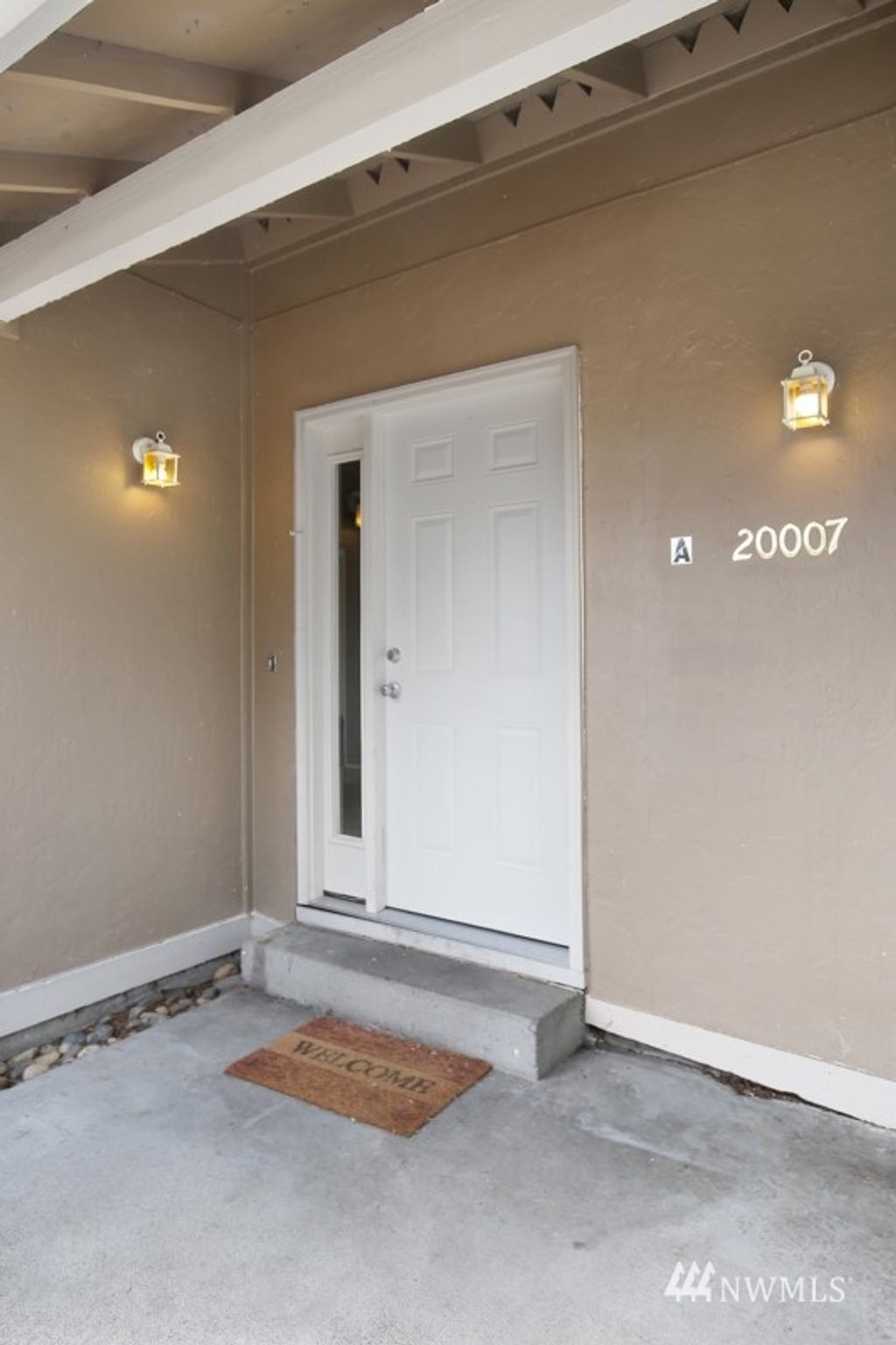 Photo of 20007 25th Avenue NE, Shoreline, WA 98155 (MLS # 1986398)