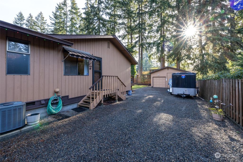 Photo of 15011 SE 138th Place, Renton, WA 98059 (MLS # 2314614)