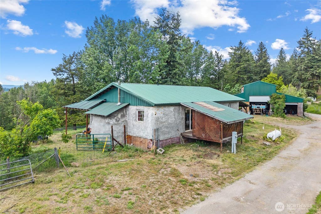 Photo of 637 Hwy 20 E, Colville, WA 99114 (MLS # 2535780)