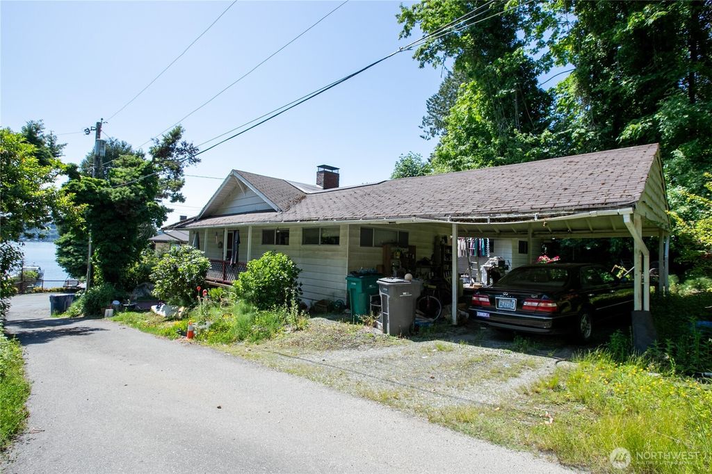 Photo of 11095 Champagne Point Road NE, Kirkland, WA 98034 (MLS # 2389249)